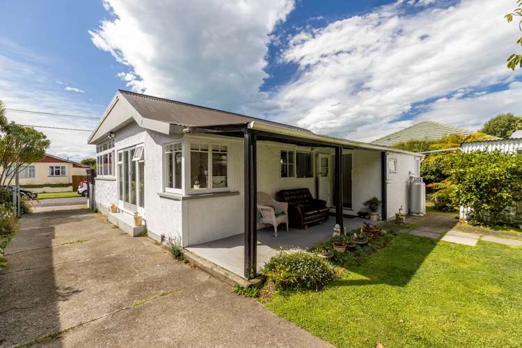 92 Wildberry Street Woolston_11