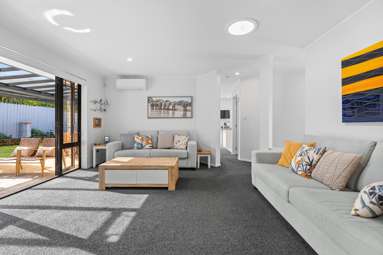 108 Lakeside Drive_2