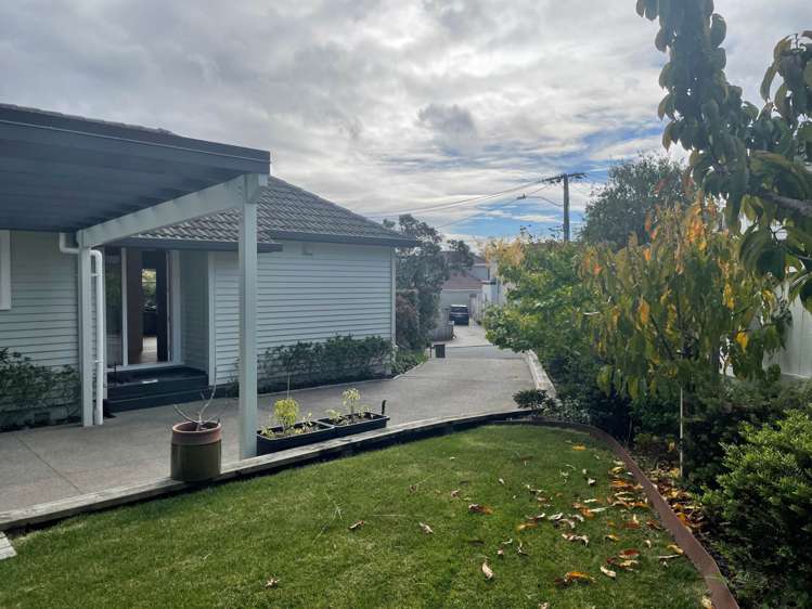 9 Tui Street Belmont_32