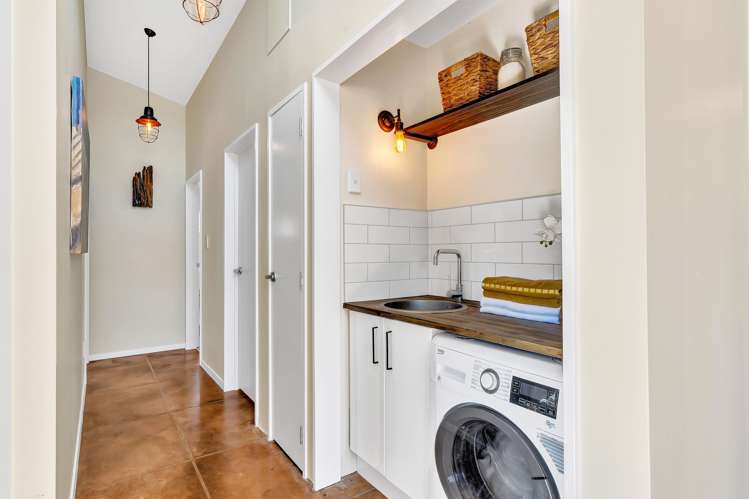 6 Forest Hill Road Henderson_13