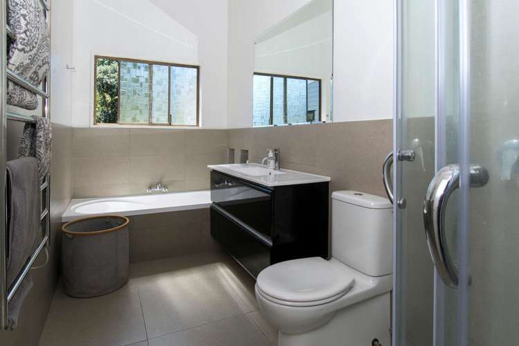 68a Beach Road Mellons Bay_16