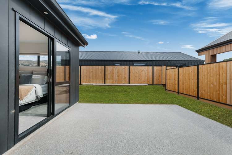 73 Magnum Drive Cromwell_15