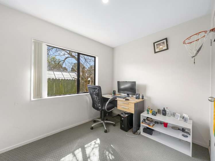 33 Riverglade Parkway Te Atatu South_12