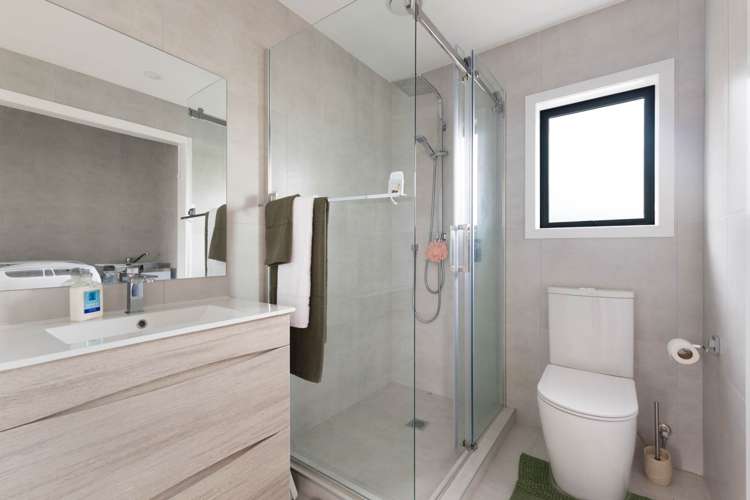 37 Boyd Avenue Mangere Bridge_18