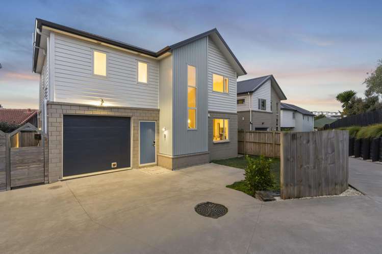 5C Quiet Street Te Atatu South_2