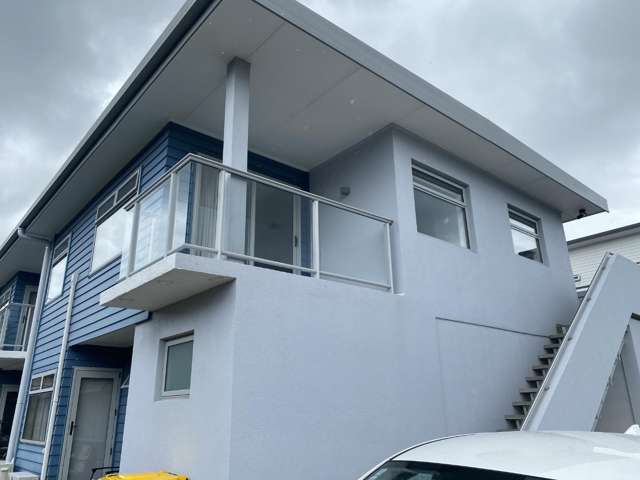 Central Two-Bedroom Unit – Easy City Living