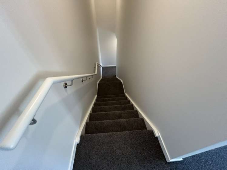 2/15 De Havilland Way 11229_13