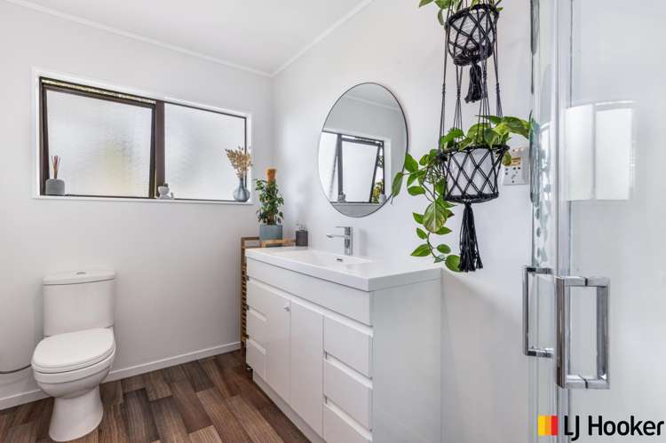 2/187 Carnoustie Drive Wattle Downs_12