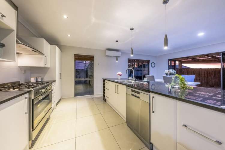 318 Hill Road The Gardens_9