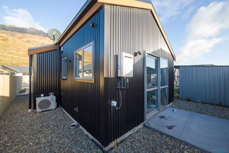 52 Myles Way Lower Shotover_11