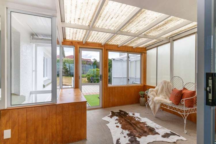 146 Easther Crescent Kew_14