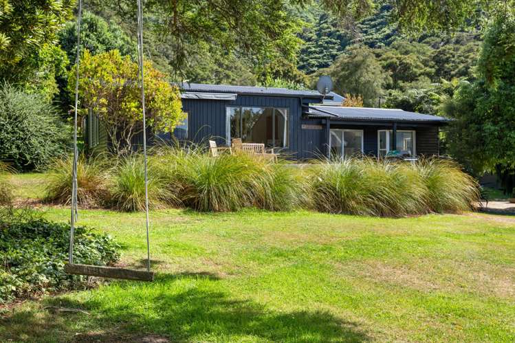 Lochmara Bay Lochmara Bay_21