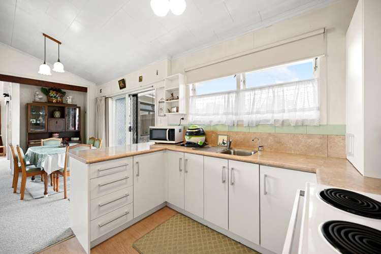 2 Guy Place Melville_12