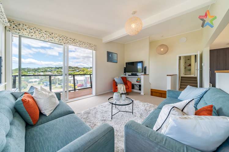 239 Dowse Drive Maungaraki_9