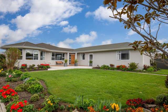 VERSATILE FAMILY LIVING IN ALEXANDRA