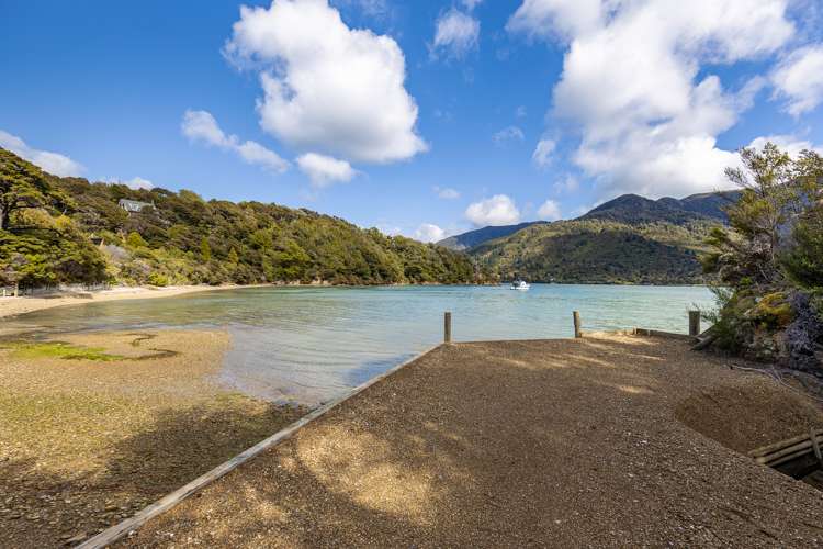 12 Saint Omer Road Kenepuru Sound_18