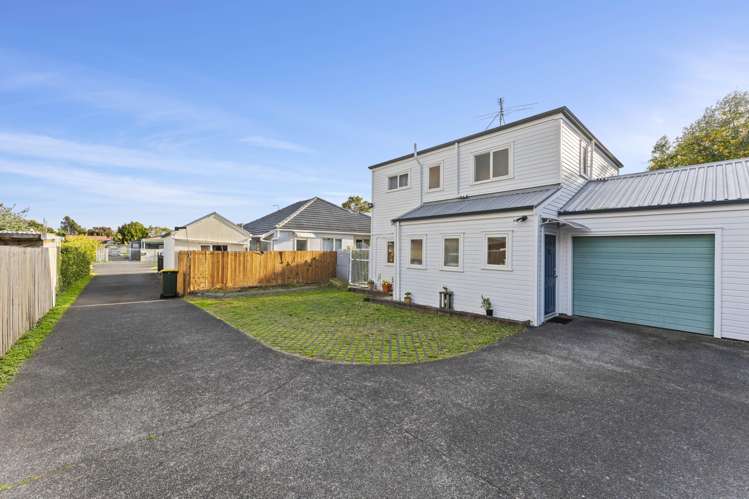 2/11 Marr Road_0