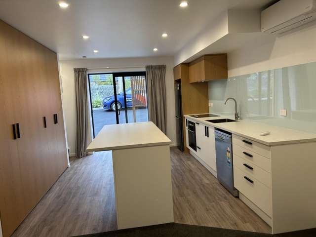 2/12 Willis Street 10446_2