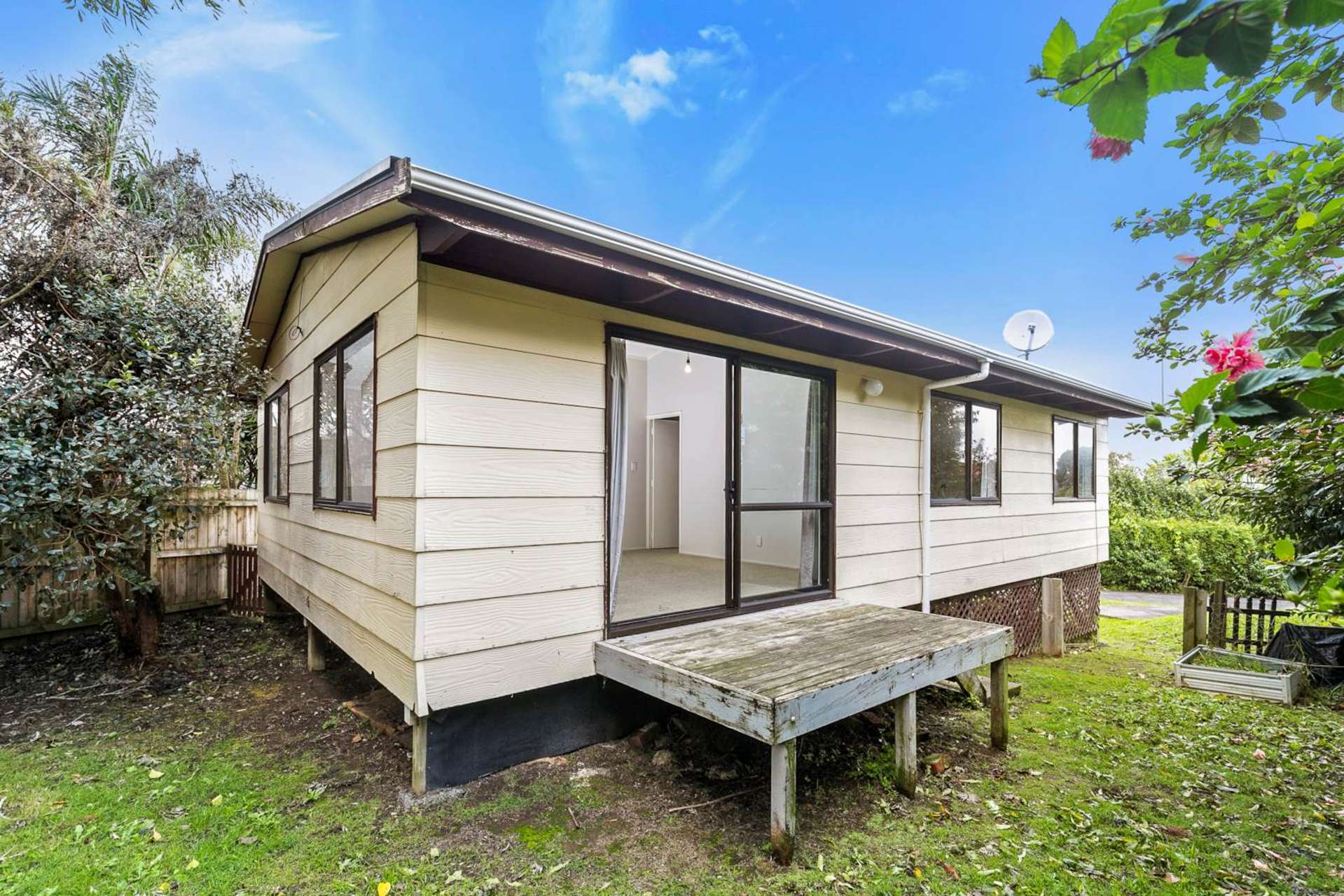 2/1a Helga Crescent Te Atatu Peninsula_0