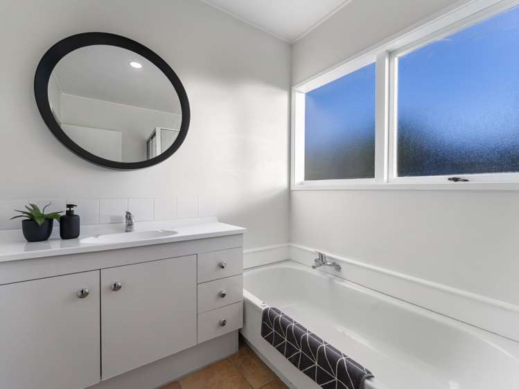 6 Camwell Close Bucklands Beach_16