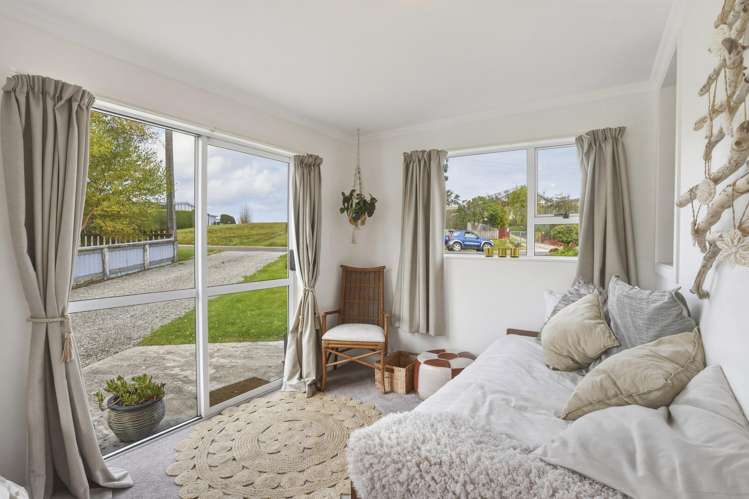 12 Kerr Street Karitane_11