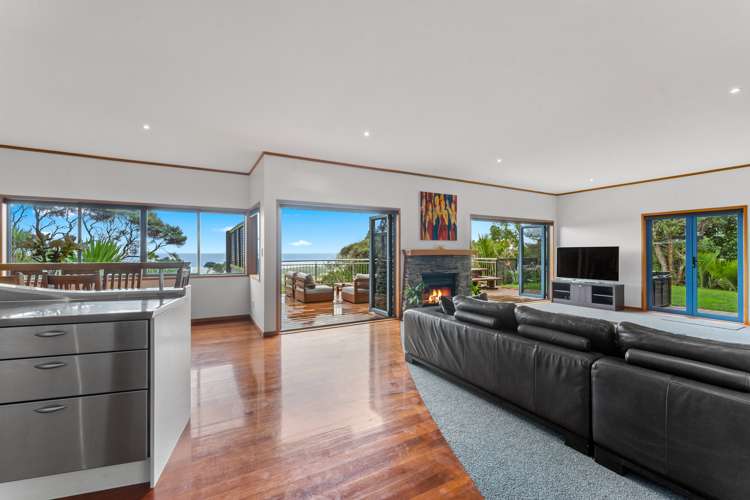 84 Domain Crescent Muriwai_7