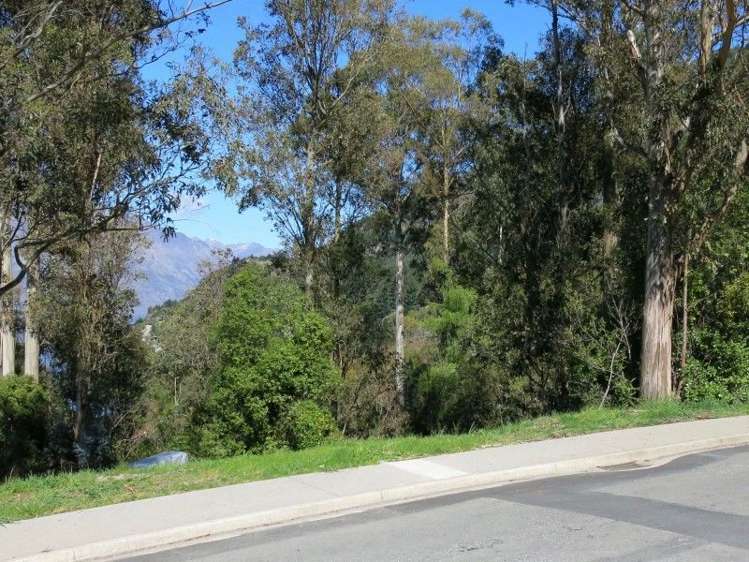 75 Arawata Terrace Fernhill/Sunshine Bay_0