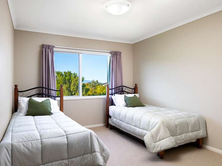 5 Shoreline Place Rarangi_12