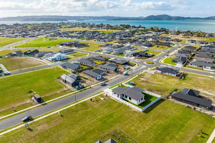 21 Te Piriti Road One Tree Point_9