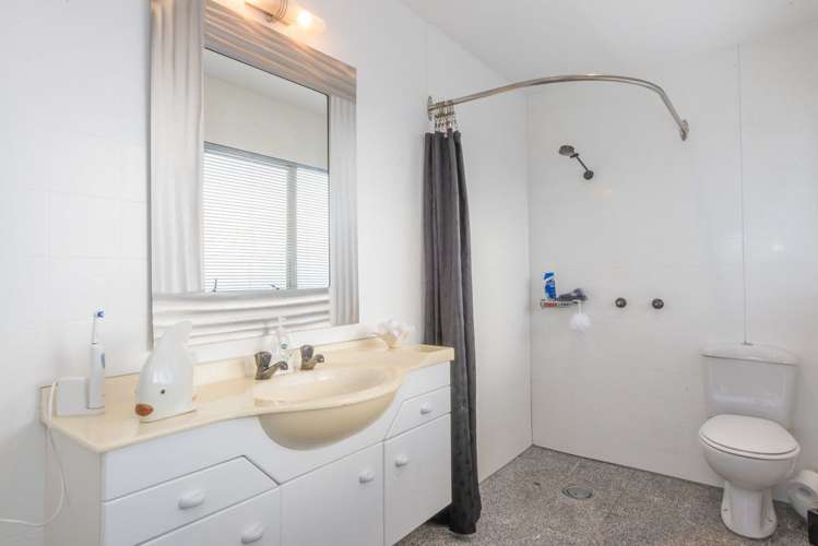 30 Matuhi Rise Henderson_12