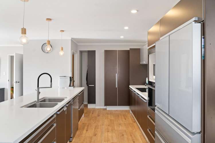 8 Lorna Place Brookfield_13