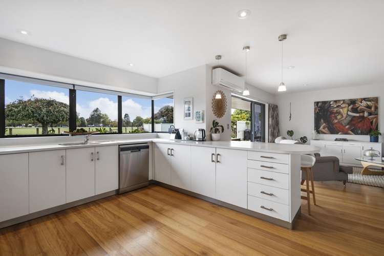 12 Cowley Drive Leamington_7