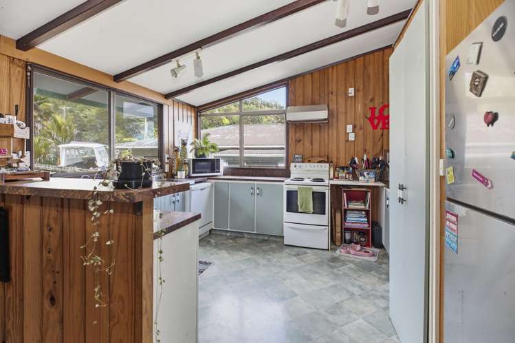 3 Lucy Road Waiomu_3