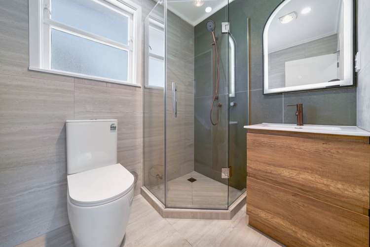 71 Lauderdale Road Birkdale_17