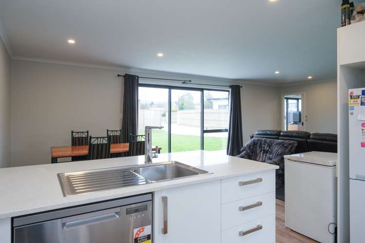 5 Gibson Place Dannevirke_12