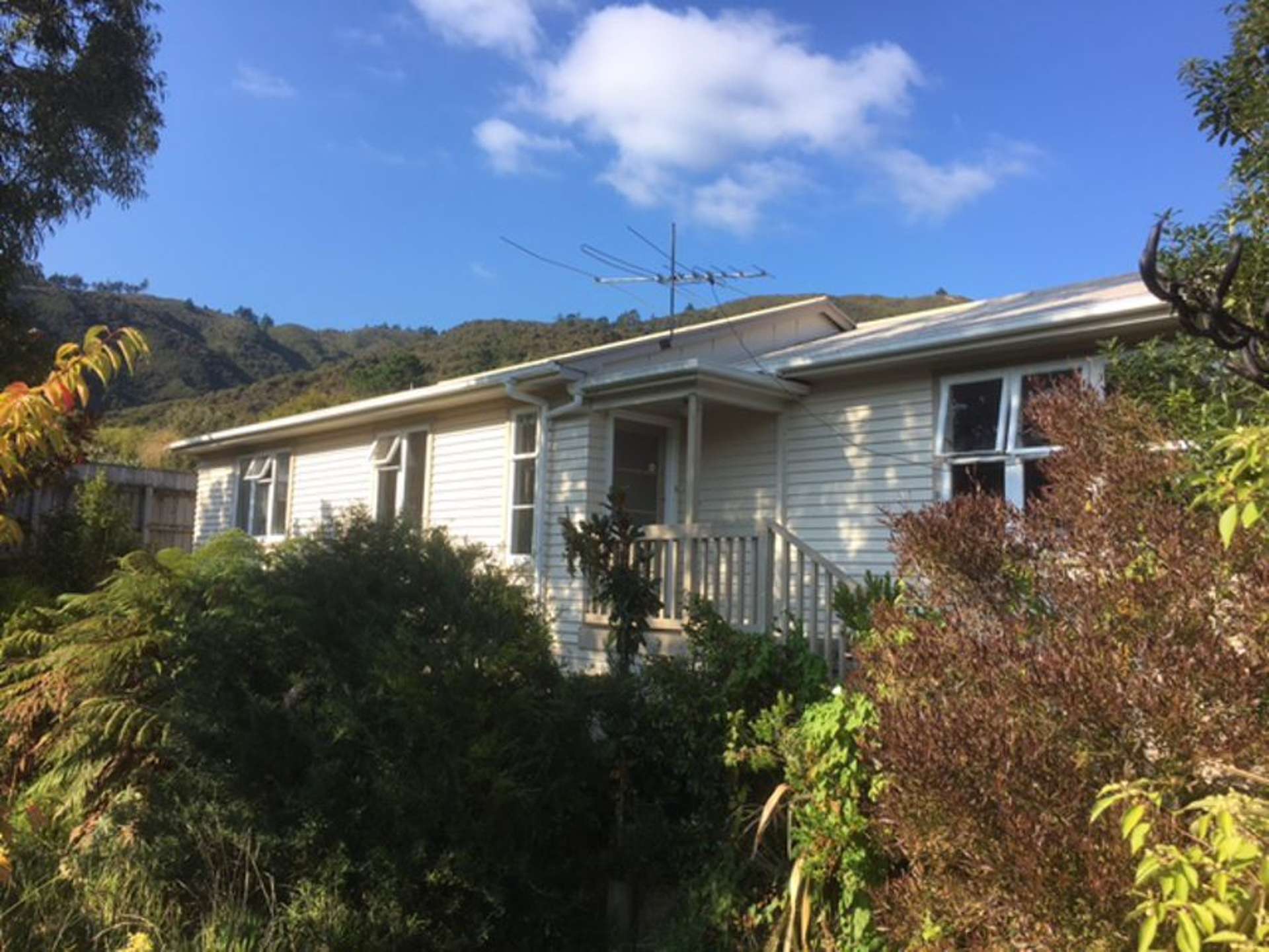 19 Helvetia Grove Naenae_0