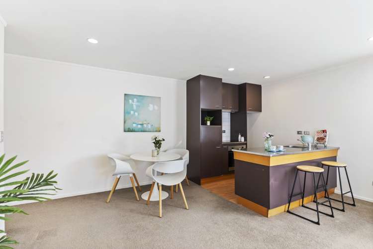 9/3 Wagener Place Mount Albert_2