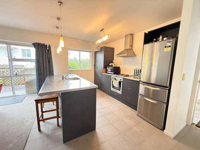 Two Bedroom Apartment in Saint Heliers