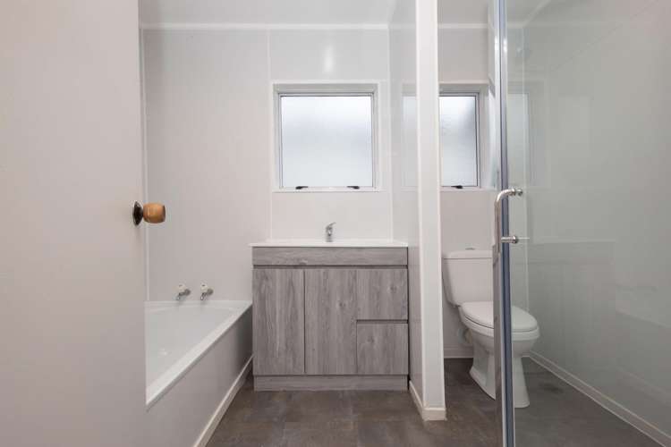 18D Sarona Avenue 1665_6