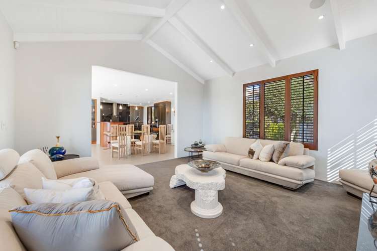 2 Glenoaks Rise Mellons Bay_13