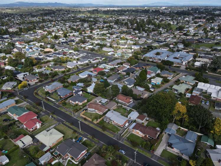 8 Springfield Crescent Enderley_6