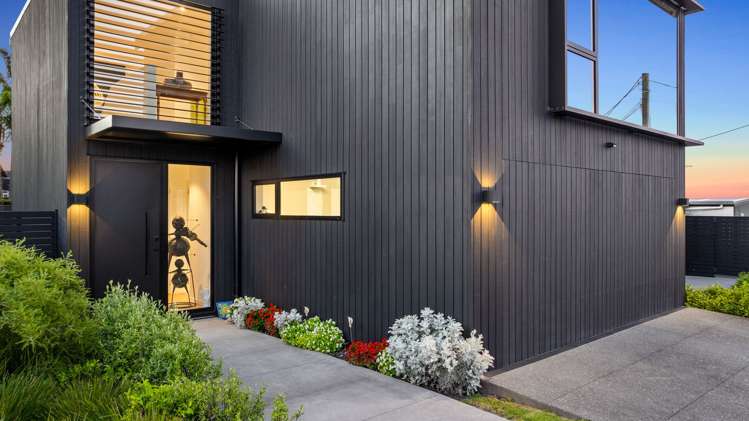 10 Vaughan Crescent Murrays Bay_20