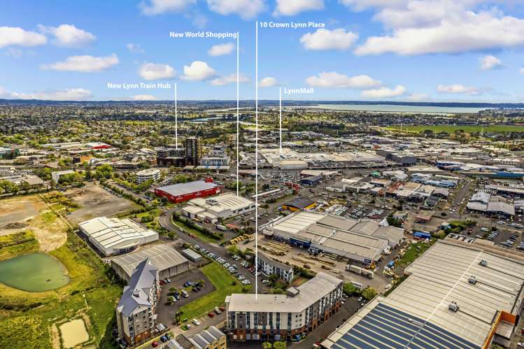 Gb/10 Crown Lynn Place New Lynn_12