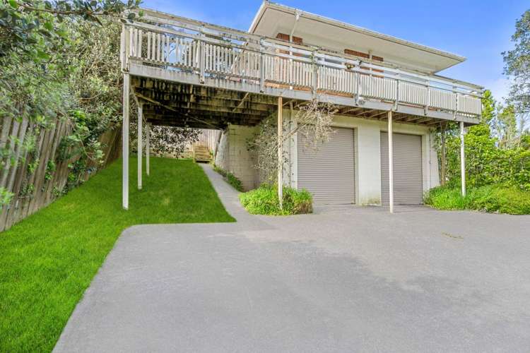 2/55 Ayton Drive Totara Vale_3