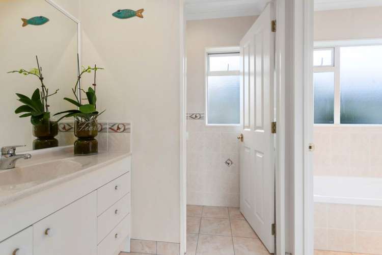 17 Glenross Drive Wattle Downs_13