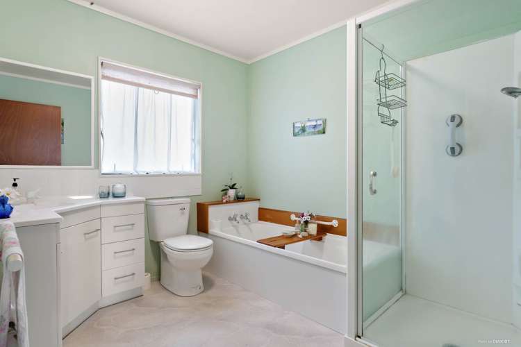 2/2 Aorangi Place Birkenhead_11