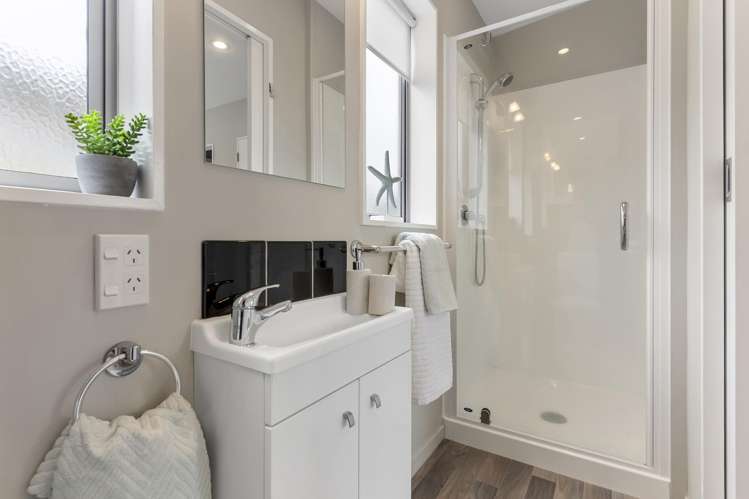 52 Tarawera Road Johnsonville_12