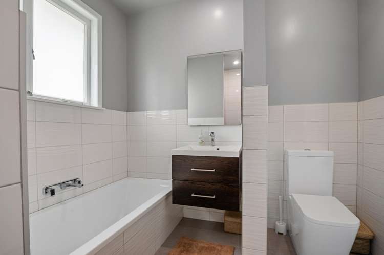 9 Shortt Avenue Mangere Bridge_14