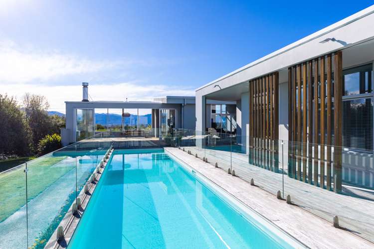 127 Fairbourne Drive Fairhall_1