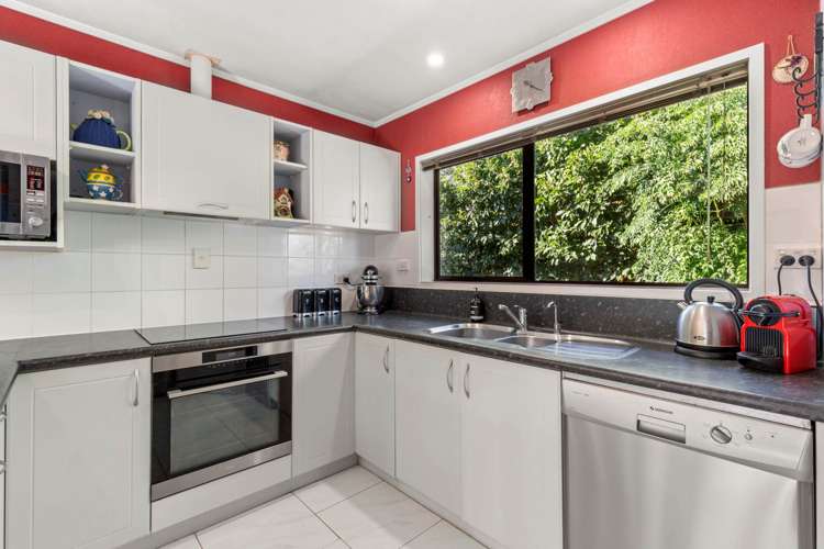 11 Hoylake Place Wattle Downs_6